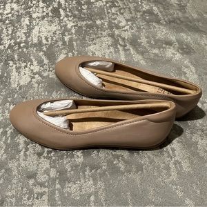 Naturalizer Vivienne Flat (Size: 8.5; Color: Barely Nude). Heel: 3/4"